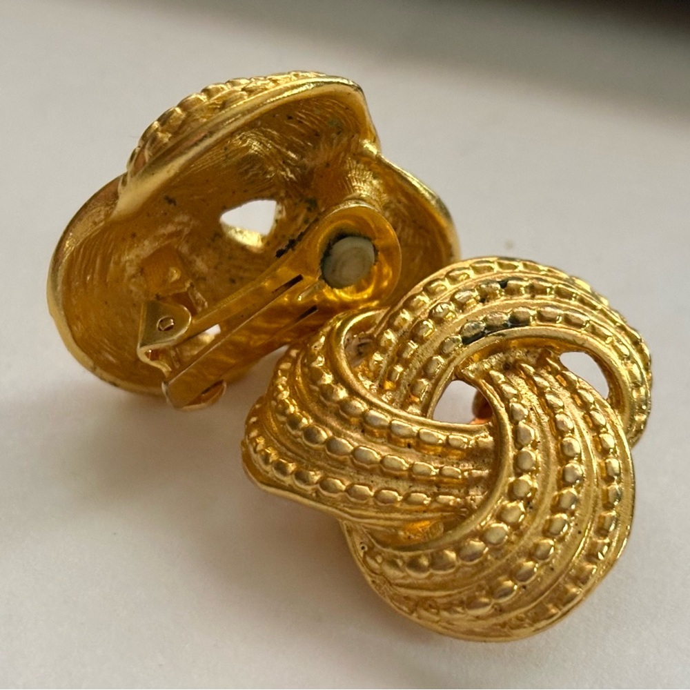 Gold Knot Clip-On Earrings - Classic Women's Jewelry